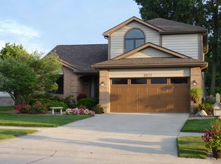 33777 Elmira Ct, Livonia, MI 48150