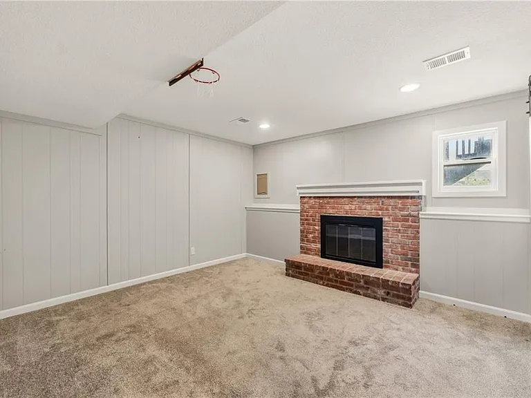 1225 E Cothrell St — Photo 15
