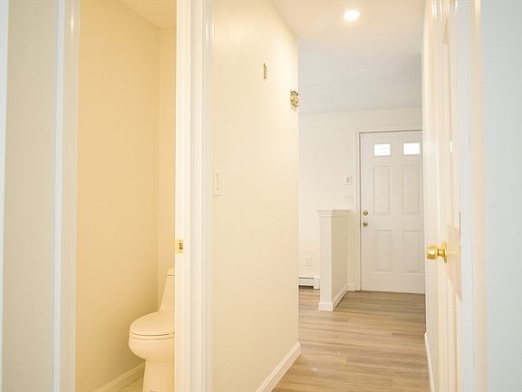 5th image of 612 Twin Lakes Dr Unit 612