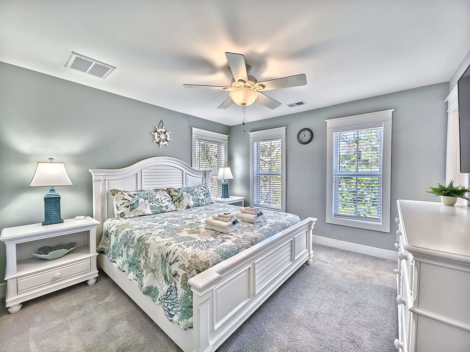 6 bed, 5.5 bath, 3100 sqft, $7,495 — Photo 4