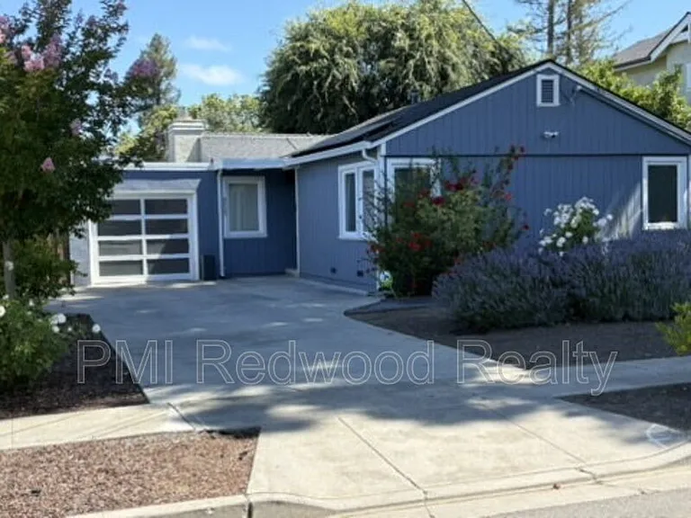 855 15th Ave — Photo 32