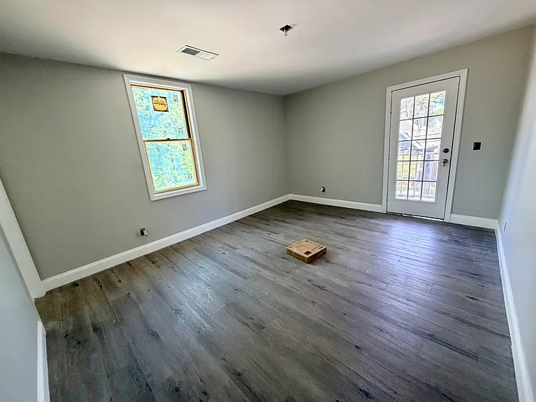 341 Grosvenor Ave #2 — Photo 25