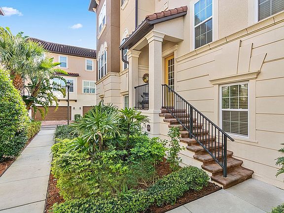 3rd image of 1224 Lobelia Dr