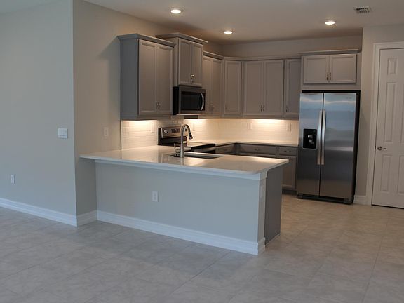 4th image of 1040 Tranquil Brook Dr