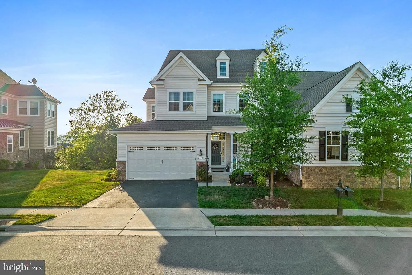 5 bed, 4.5 bath, 4436 sqft, $4,800 — Photo 3