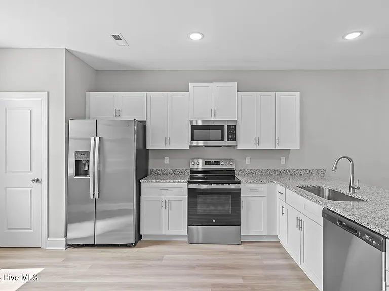 327 Starfish Ln — Photo 11