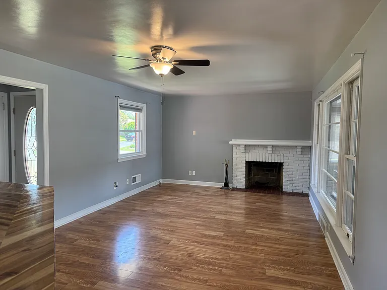 2235 Dixie Dr — Photo 3