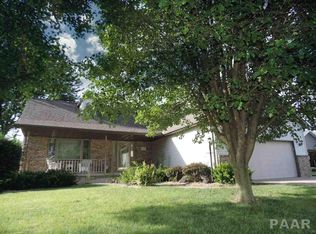 1702 El Camino Dr, Pekin, IL