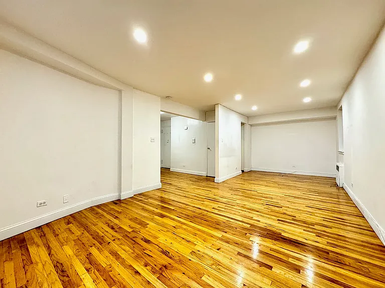 142-27 Barclay Ave #6E — Photo 4