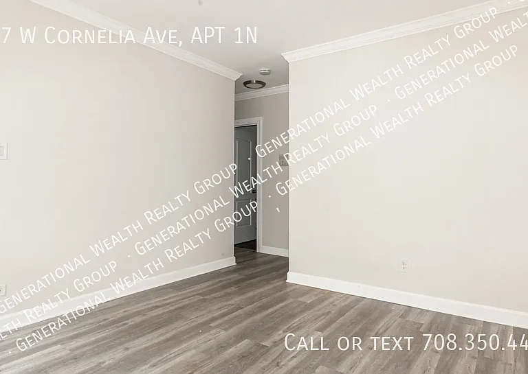 837 W Cornelia Ave #1N — Photo 2