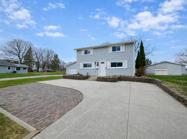 303 N West St, Portland, MI 48875