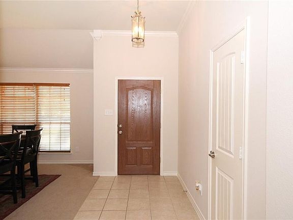 4th image of 1701 Stonewick Dr