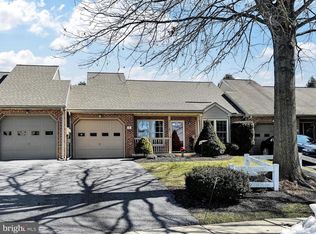 37 Oakgrove Ln, Millersville, PA