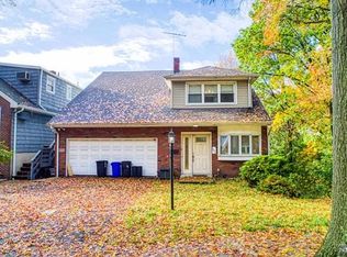 557 Oak St, Ridgefield, NJ 07657