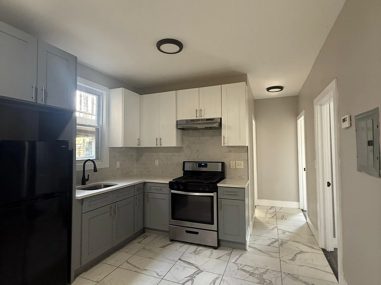 3 bed, $2,250 — Photo 1