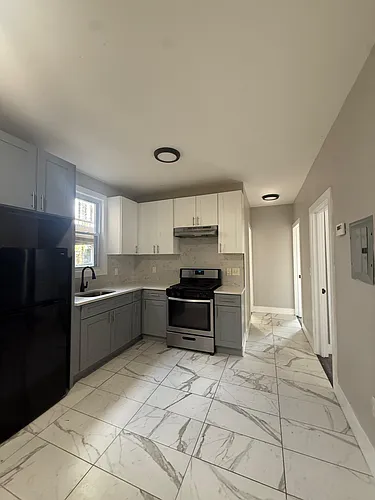 494 S 18th St #2F Photo 1