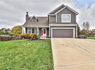 5527 Apache Ct, Shawnee, KS 66226