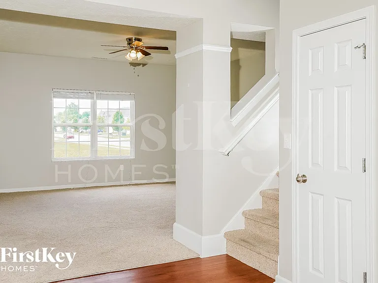 3481 Enclave Xing — Photo 2