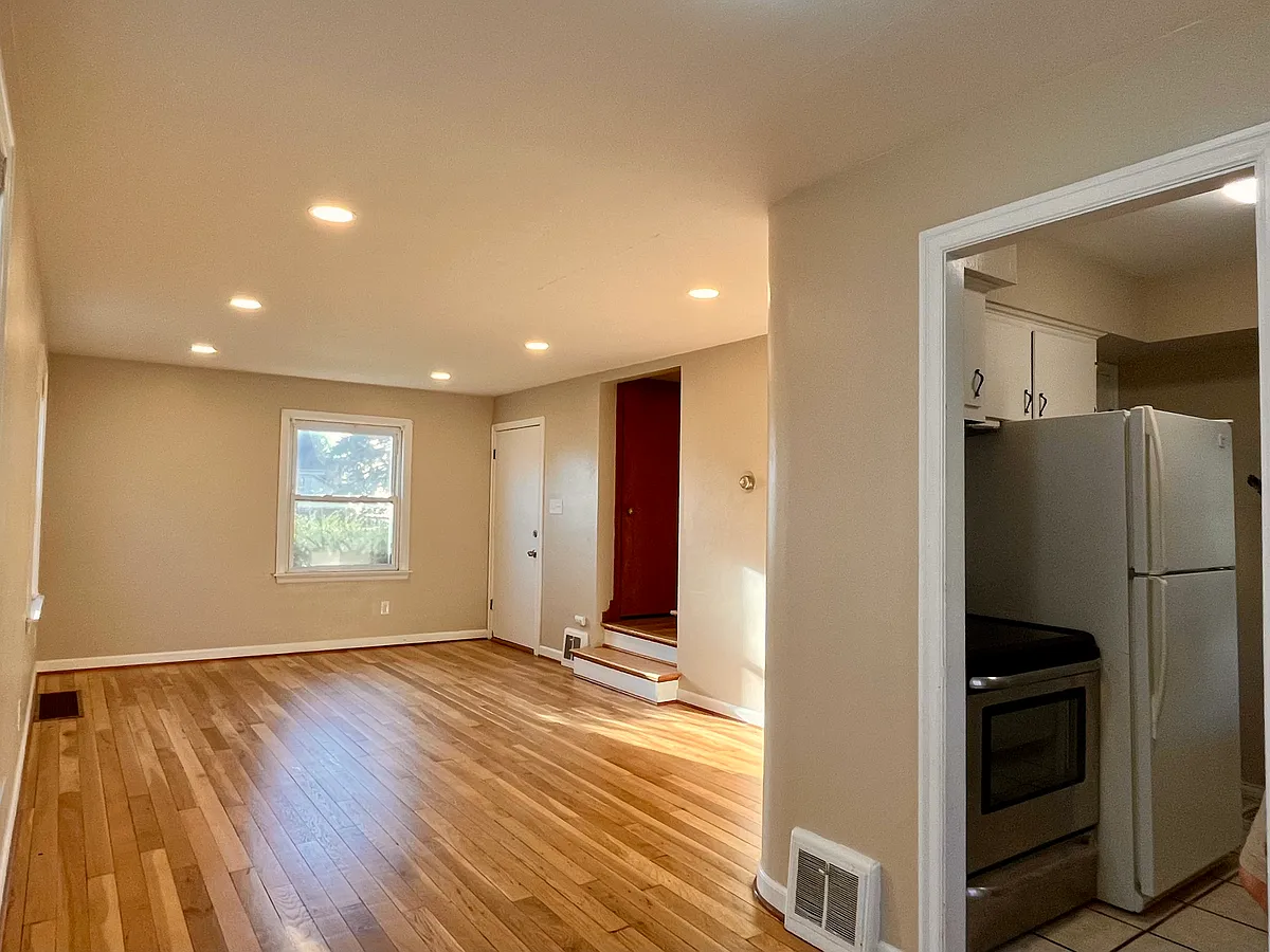 Main Living Area - 1806 Crescent Ave #1806