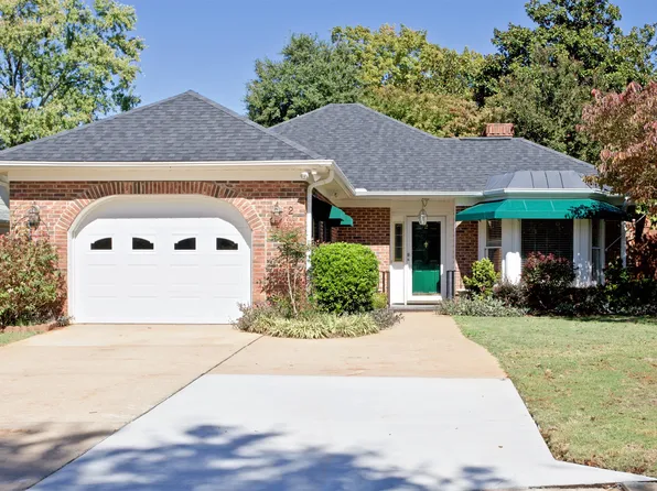 2 Parkins Pl, Greenville, SC 29607