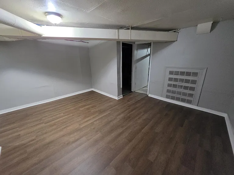 1685 N Forbes Rd — Photo 8