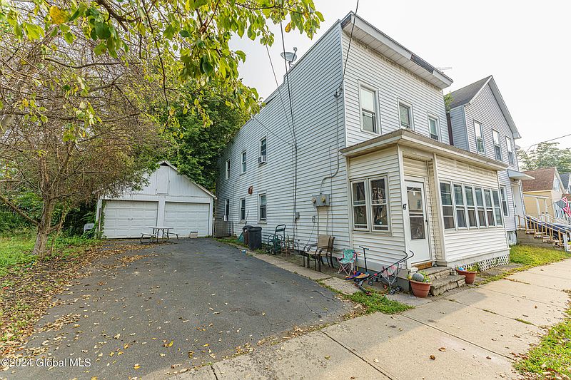 2nd image of 47 Pine Street