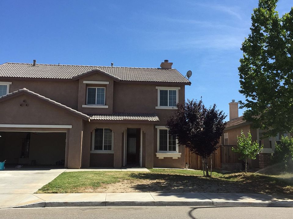 1st image of 16067 Greyrock St