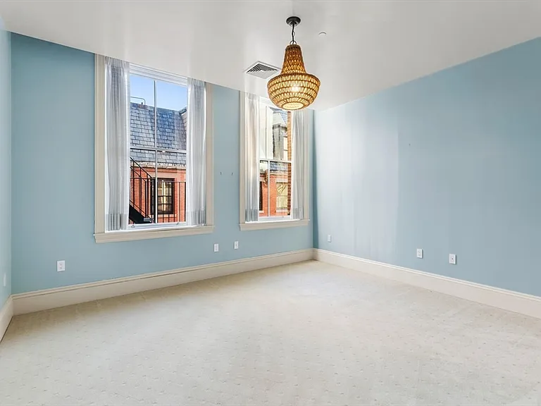 20 Beacon St #4 — Photo 17