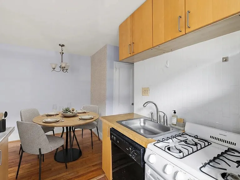 4595 Macarthur Blvd NW #4 — Photo 30