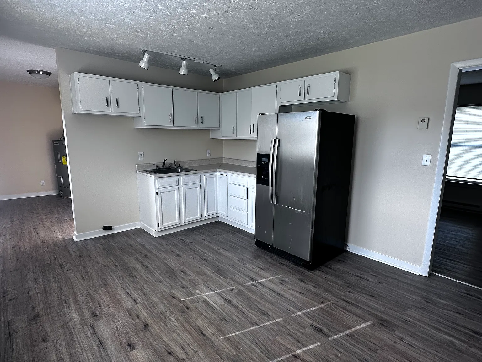 3 bed, 1100 sqft, $1,750 — Photo 2