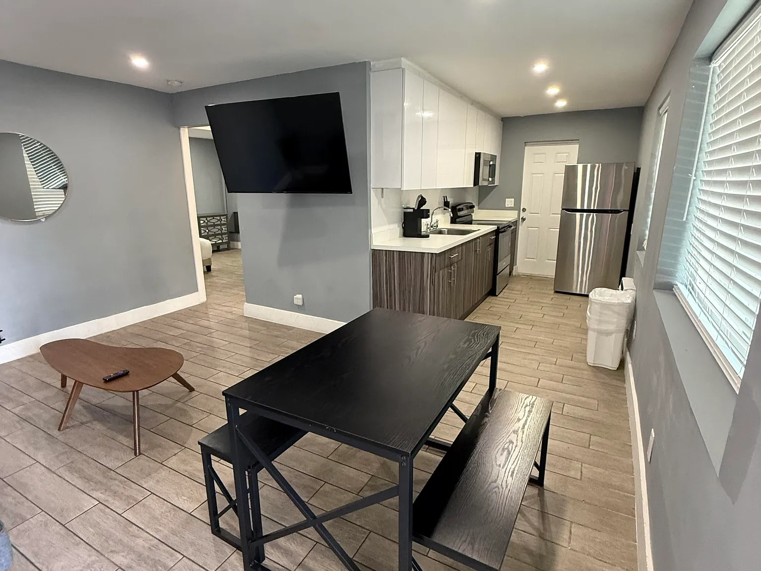 1 bed, 1.0 bath, 679 sqft, $2,000 — Photo 2