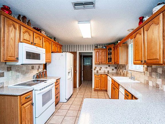 2nd image of 2802 Crestwood Ln