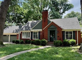 8020 Manor Rd, Leawood, KS 66206