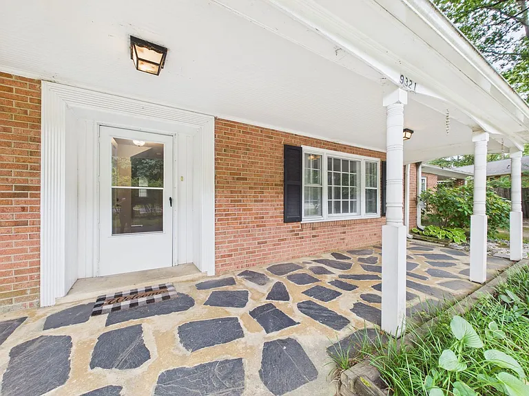 9321 W Huguenot Rd — Photo 2