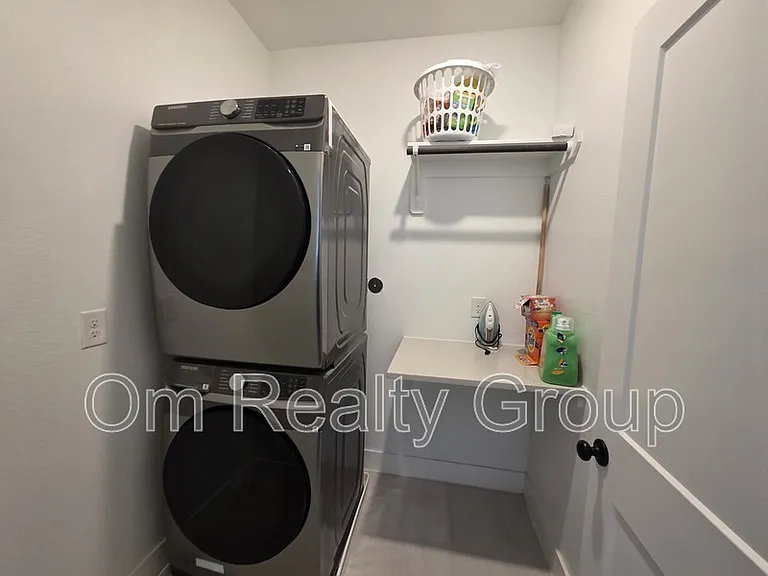 18710 Colorado River Ln — Photo 25