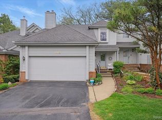 6582 Ridgeview Dr, Clarkston, MI 48346