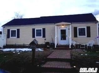 35 Whittier Ave, North Babylon, NY 11703
