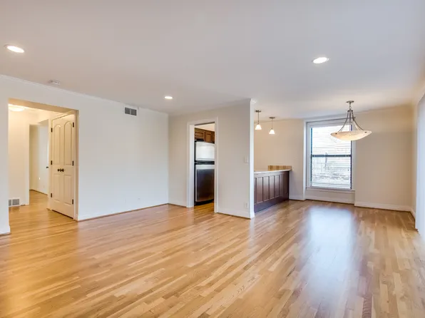 3730 Locust St APT 18, Kansas City, MO 64109