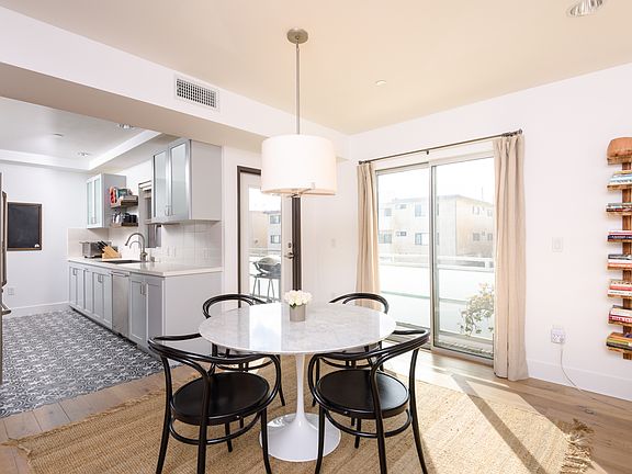 4th image of 932 N Alfred St #201