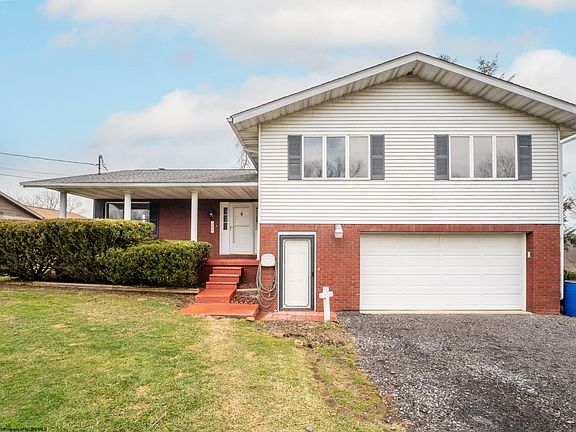 4th image of 224 Hemlock Ln