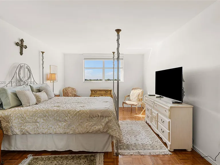210 Sea View Dr #611 — Photo 11
