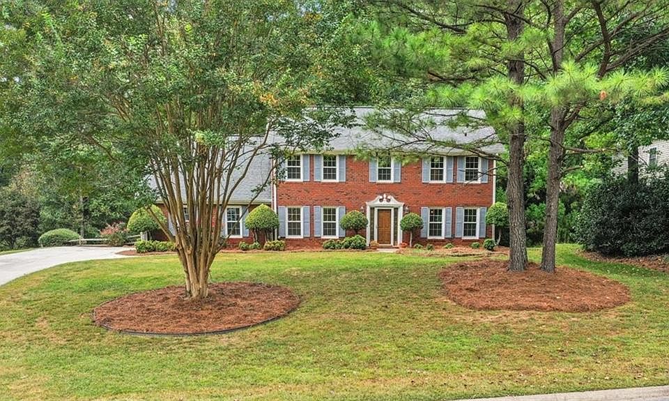1st image of 3621 Stonehenge Way NE