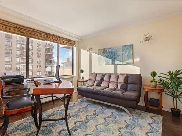 1441 Third Avenue image 8 of 14