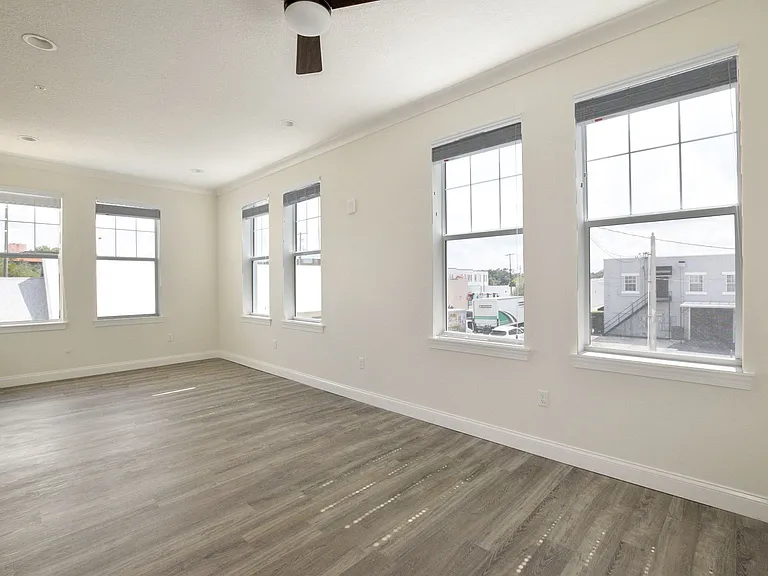 Tremaine Boyd Apts NEW — Photo 11