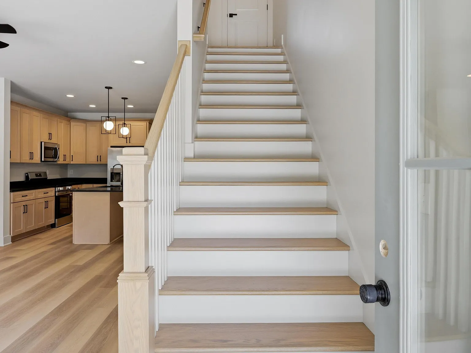 3 bed, 1450 sqft, $2,000 — Photo 3