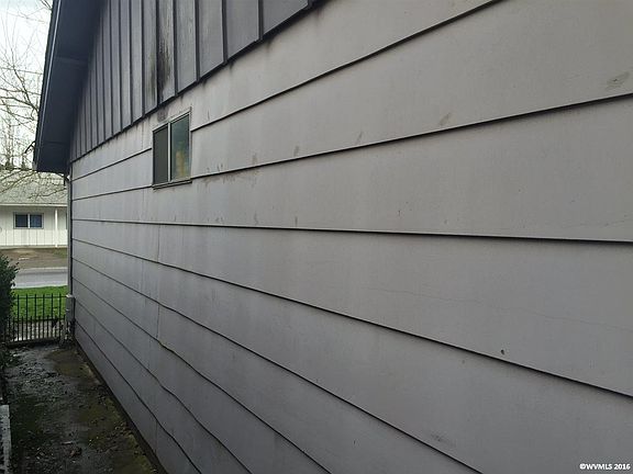 5th image of 715 Tierra Dr NE