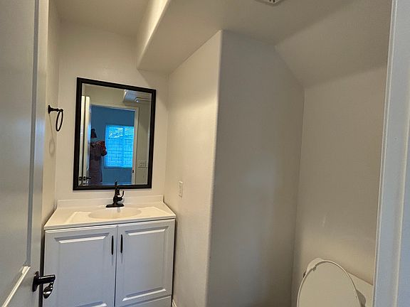 5th image of 1377 S Park Ave APT A