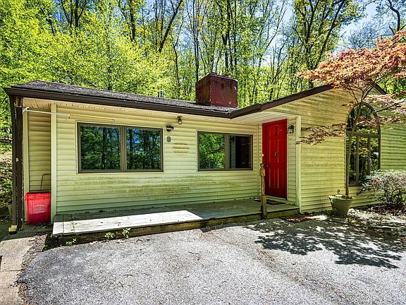 4th image of 230 Jug Hollow Rd