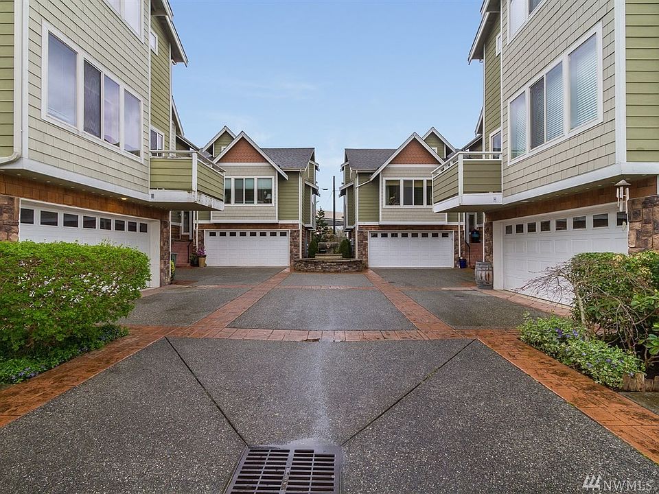 1st image of 205 Avenue E Unit E