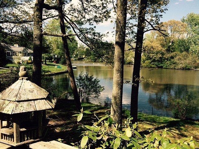 2nd image of 202 Lakeview Dr